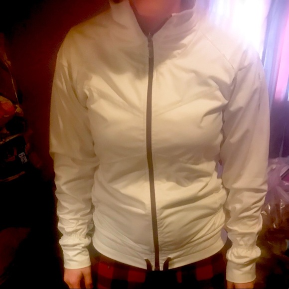 Womens helly Hansen summer jacket. Size large fits more like a medium. - Picture 1 of 4